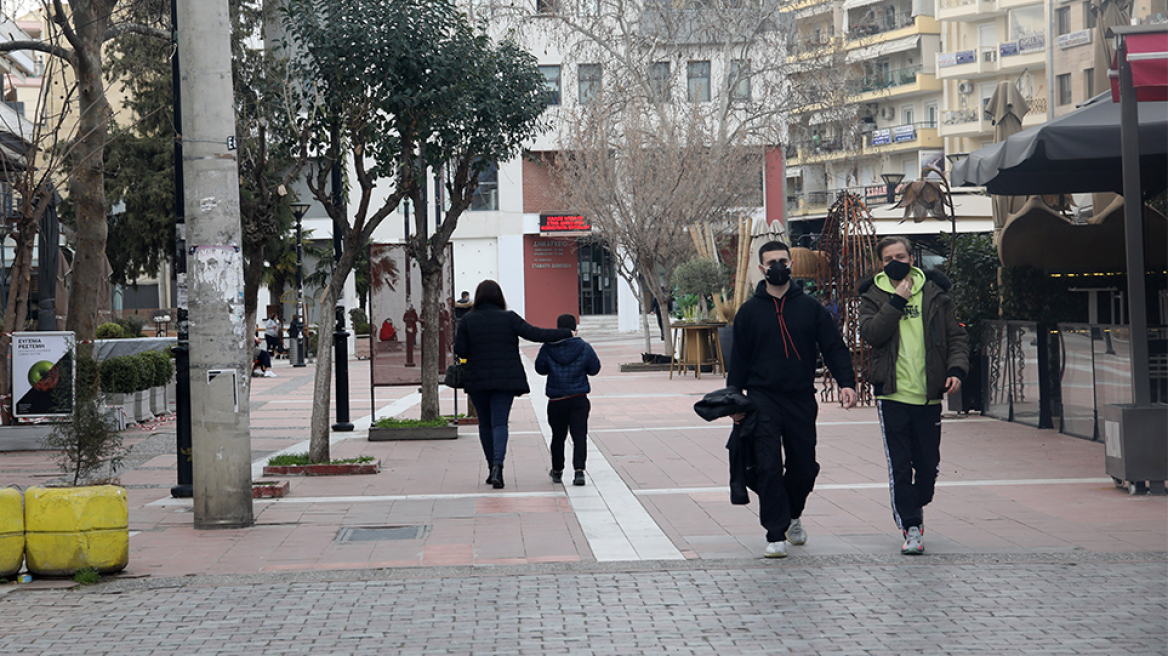 Κορωνοϊός: Διπλό αρνητικό ρεκόρ με 3.465 νέα κρούσματα και 630 διασωληνωμένους