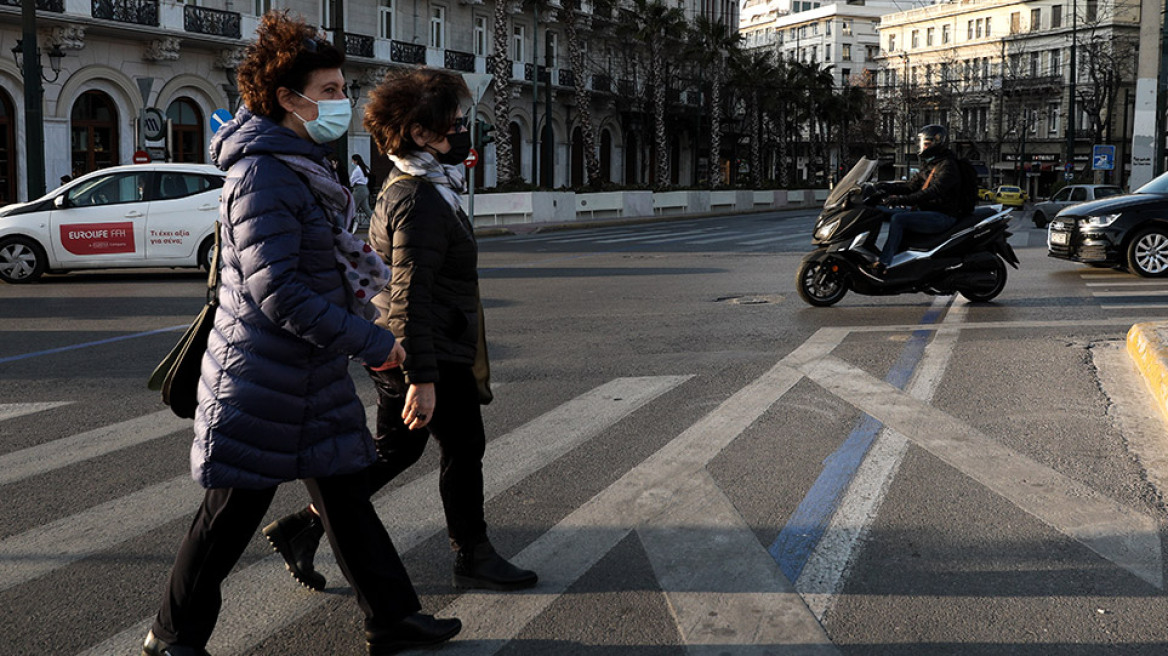 Μάσκες: Νέες οδηγίες από το Υπουργείο Υγείας - Ποιοι πρέπει να φορούν διπλή