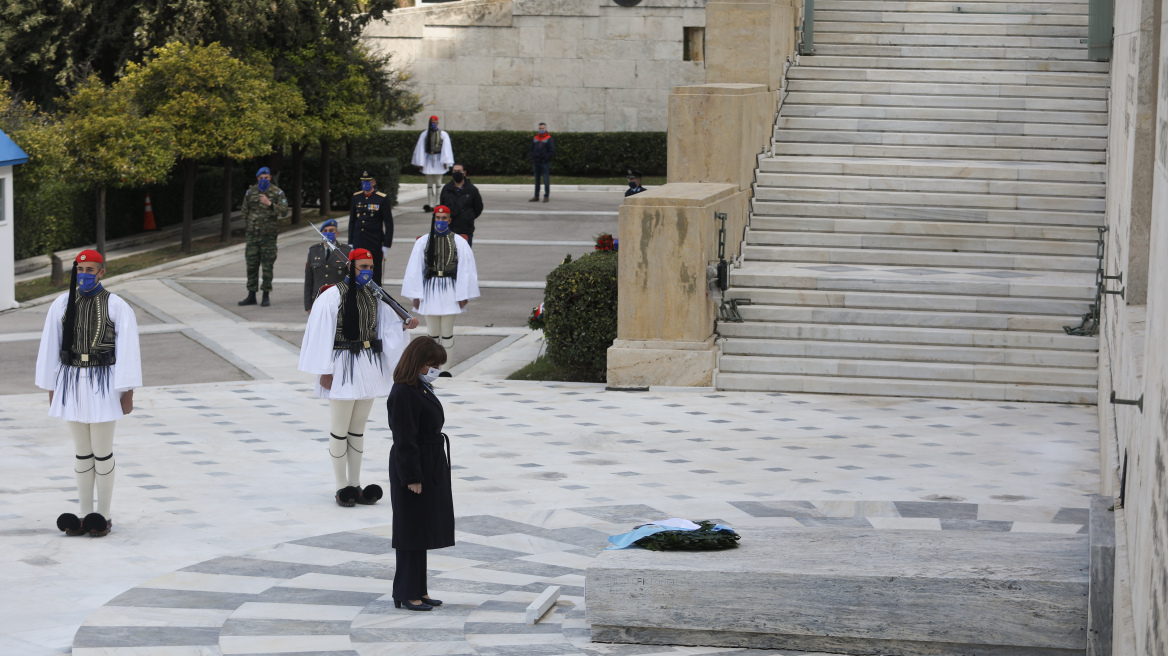 Σακελλαροπούλου: «H μεγαλύτερη δύναμη του Έθνους μας βρίσκεται στην ενότητα και την αλληλεγγύη»