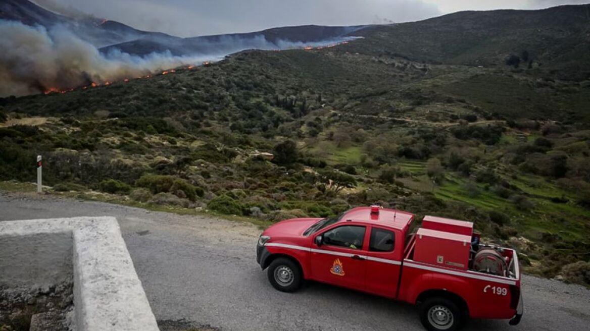 Άνδρος: Σε ύφεση το μέτωπο της φωτιάς – Σε επαγρύπνηση Πολιτική Προστασία και δήμος