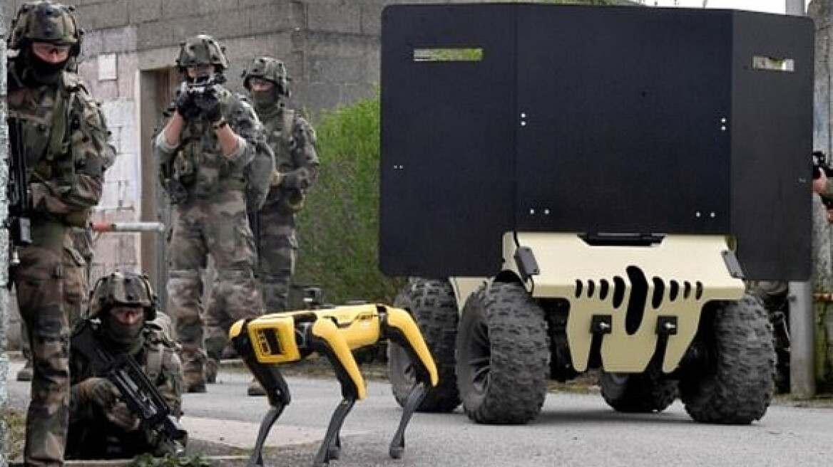 Πόλεμος από το μέλλον με το Robodog: Το ρομπότ των 75.000 δολαρίων που δοκιμάζει ο γαλλικός στρατός