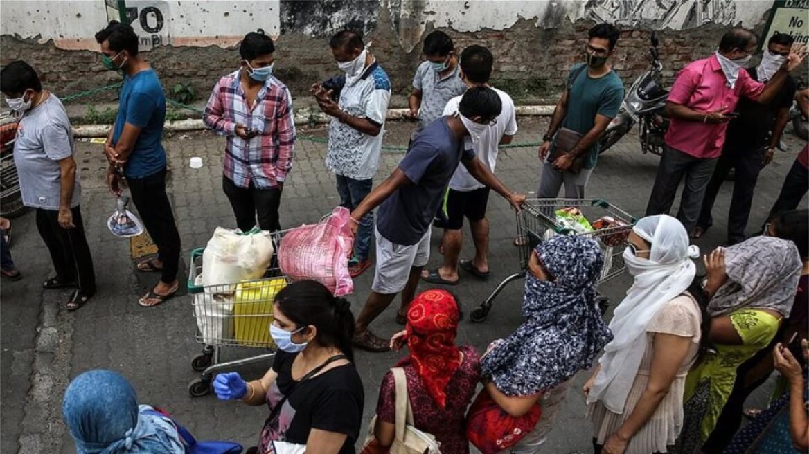 Κορωνοϊός - Ινδία: «Ακραίο» ρεκόρ με 153.000 μολύνσεις - Κατέληξαν 839 ασθενείς σε μία μέρα