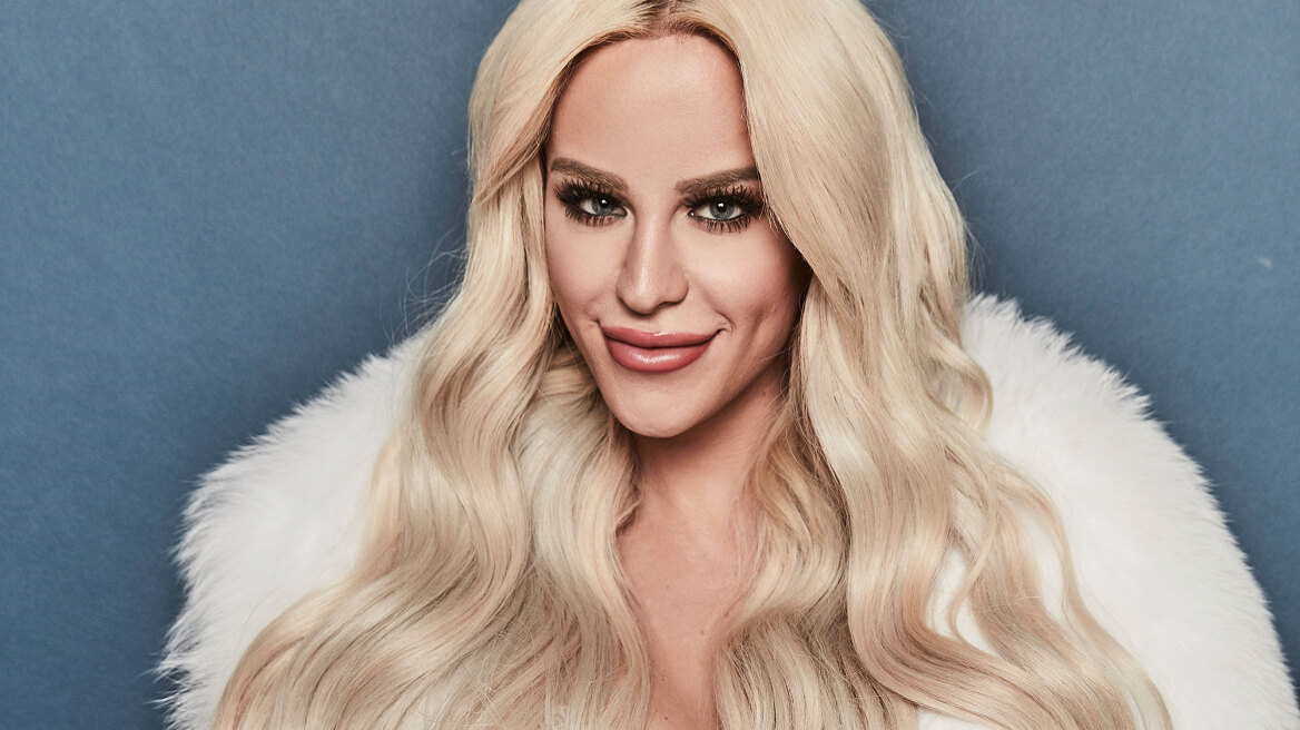 Βίντεο: Η Gigi Gorgeous εξομολογείται ότι είναι πανσέξουαλ