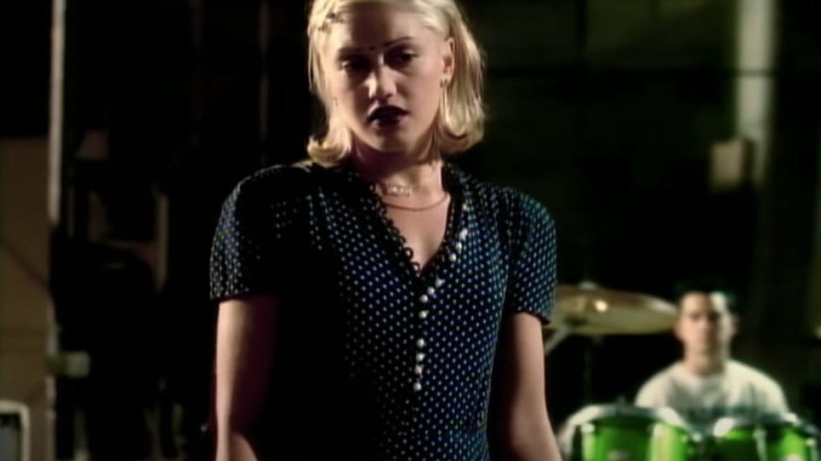 H Gwen Stefani φόρεσε το πουά φόρεμα από το video clip του “Don’t speak” 25 χρόνια μετά