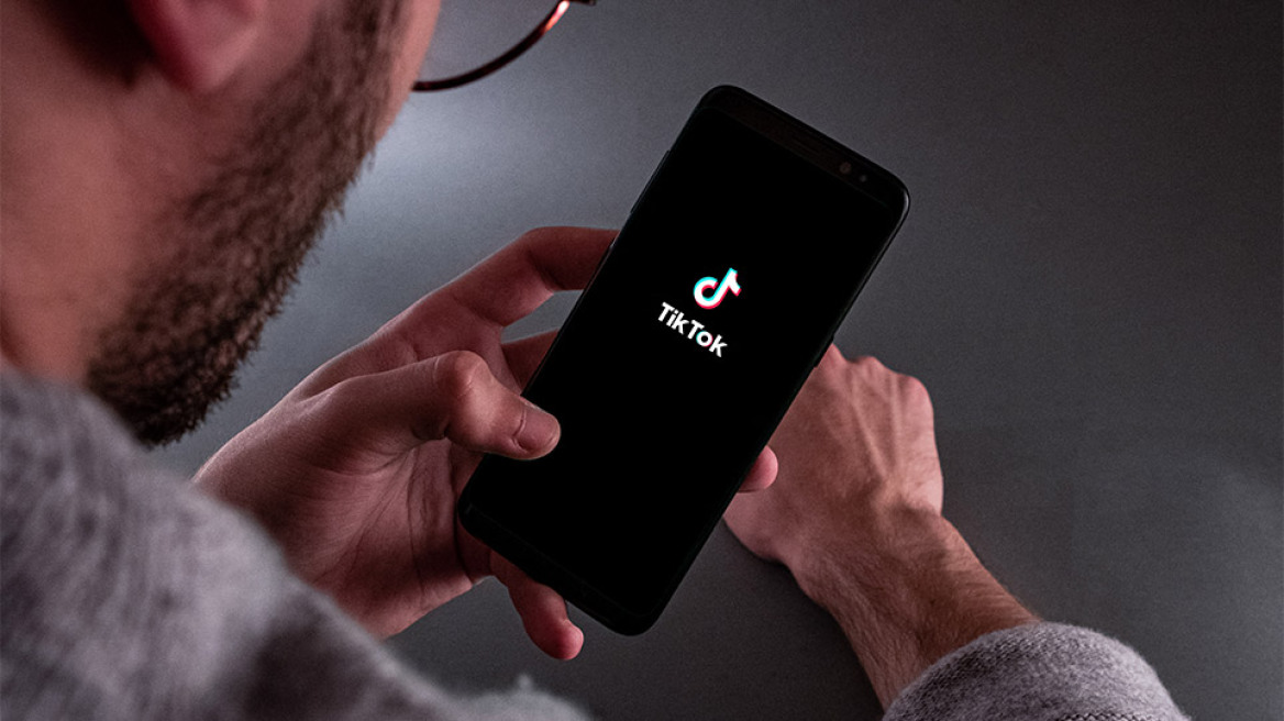 TikTok: Κινδυνεύει με «καμπάνα» δισεκατομμυρίων - Συλλέγει παράνομα τα δεδομένα ανηλίκων;