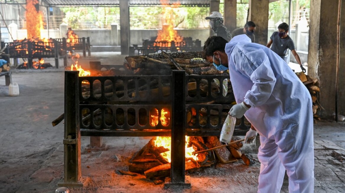 Κορωνοϊός: Η Ινδία είναι η τρίτη πλέον χώρα με τους περισσότερους θανάτους παγκοσμίως 