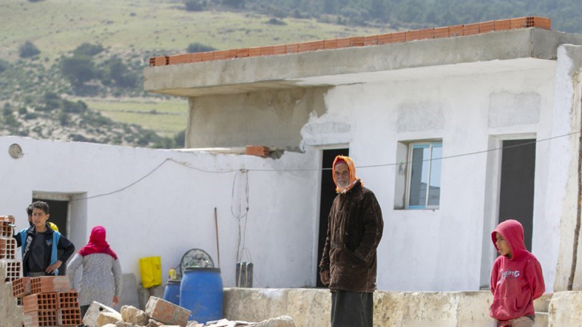 Πανδημία-Τυνησία: Σχεδόν 2.000 κρούσματα και 92 θάνατοι σε 24 ώρες