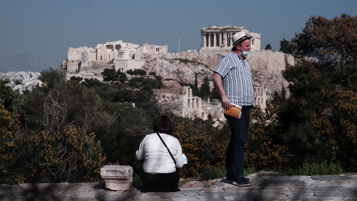 Καιρός: Στα ύψη ο υδράργυρος και σήμερα - Περιορίζεται η αφρικανική σκόνη