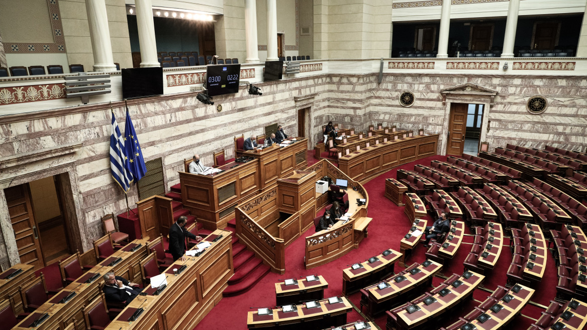 Νομοσχέδιο για τη συνεπιμέλεια τέκνων: Έντονοι διάλογοι στη Βουλή