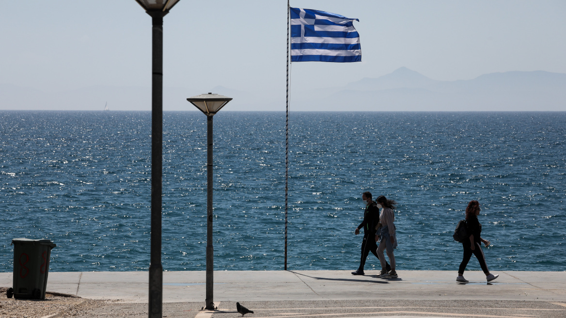 Καιρός: Ζέστη σήμερα, βροχές από αύριο και πτώση της θερμοκρασίας