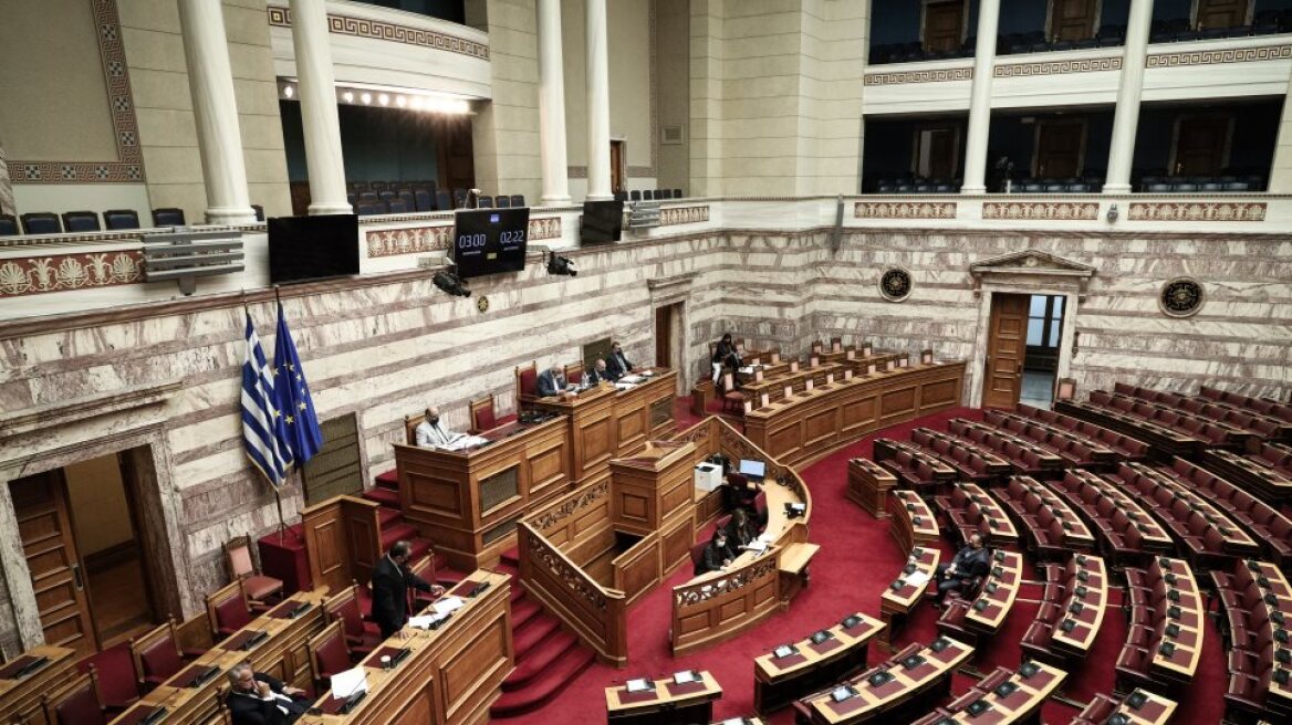 Συνεπιμέλεια: Τεταμένο κλίμα, προσωπικές αναφορές και έντονες διαφωνίες– Σήμερα η ψήφιση του νομοσχεδίου 