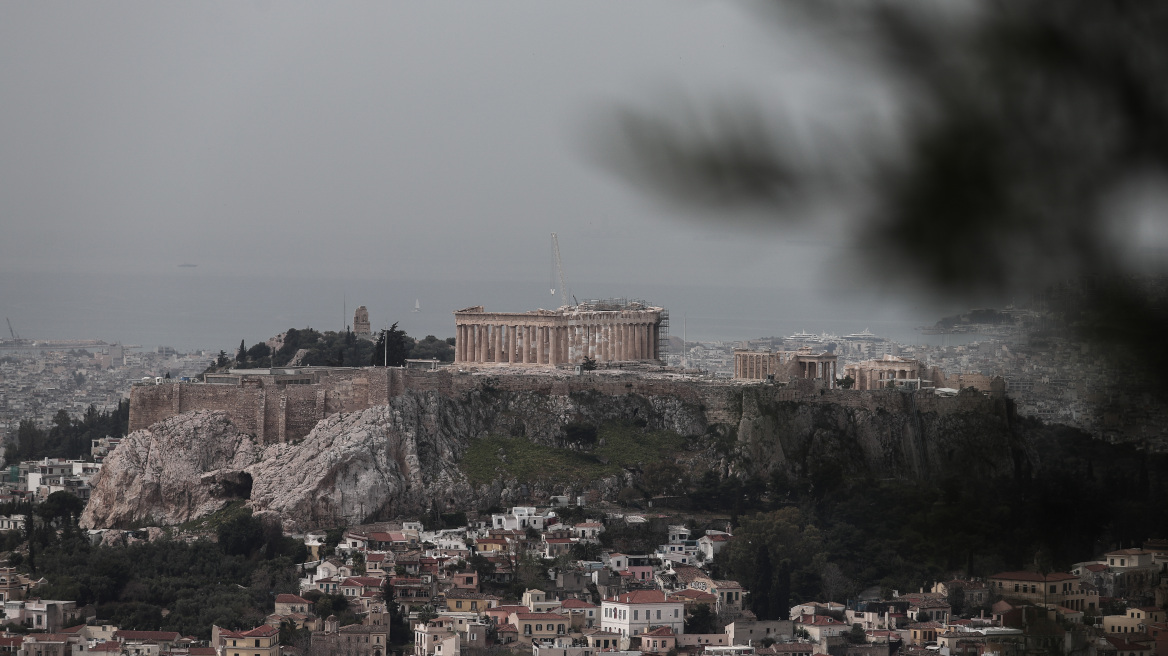 Καιρός: Πώς επηρεάζει η κακοκαιρία την Αθήνα - Ισχυροί άνεμοι έως 8 μποφόρ