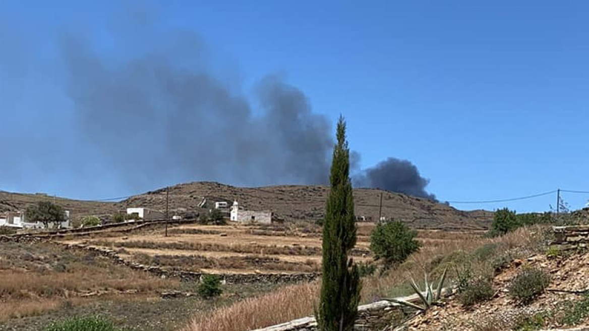 Φωτιά στην Κέα: Μικρές και διάσπαρτες εστίες - Παραμένουν τα επίγεια μέσα