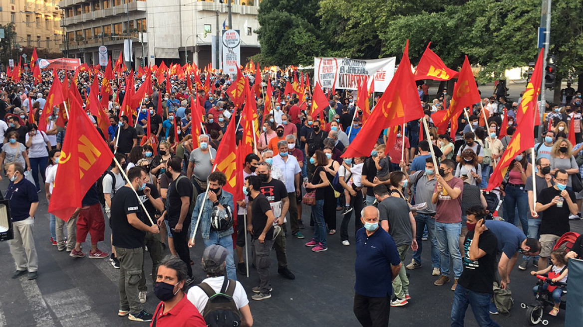 Βίντεο: Συγκέντρωση του ΚΚΕ στο Σύνταγμα κατά του εργασιακού νομοσχεδίου