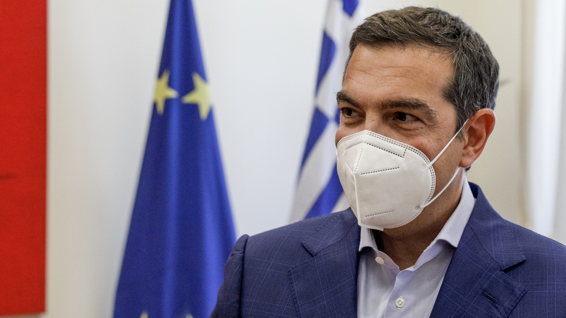 Τσίπρας από Χαλκίδα: Οι εργαζόμενοι να απαντήσουν με αγώνα στην κυβέρνηση του κ. Μητσοτάκη 