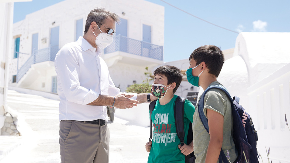 Μητσοτάκης από Αστυπάλαια: Όταν το επιτρέψουν τα δημοσιονομικά, θα υπάρξει μείωση στον ΦΠΑ στα νησιά