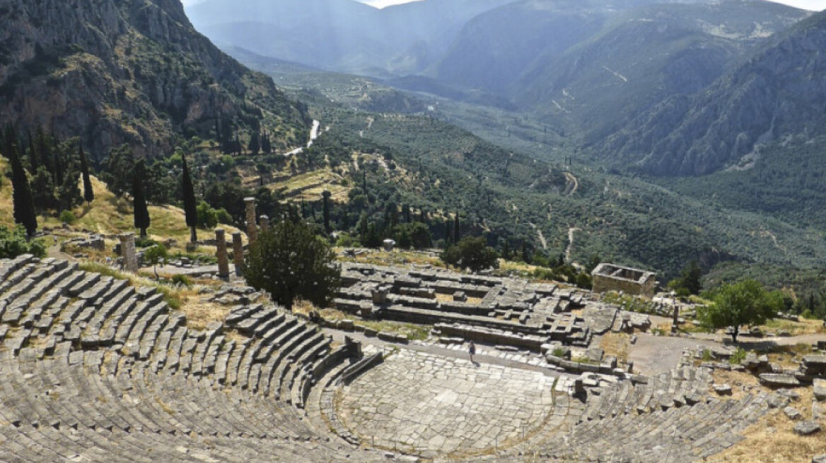 Φεστιβάλ Δελφών με Πρωτοψάλτη και μουσικά αφιερώματα σε Σπανό και Μικρούτσικο