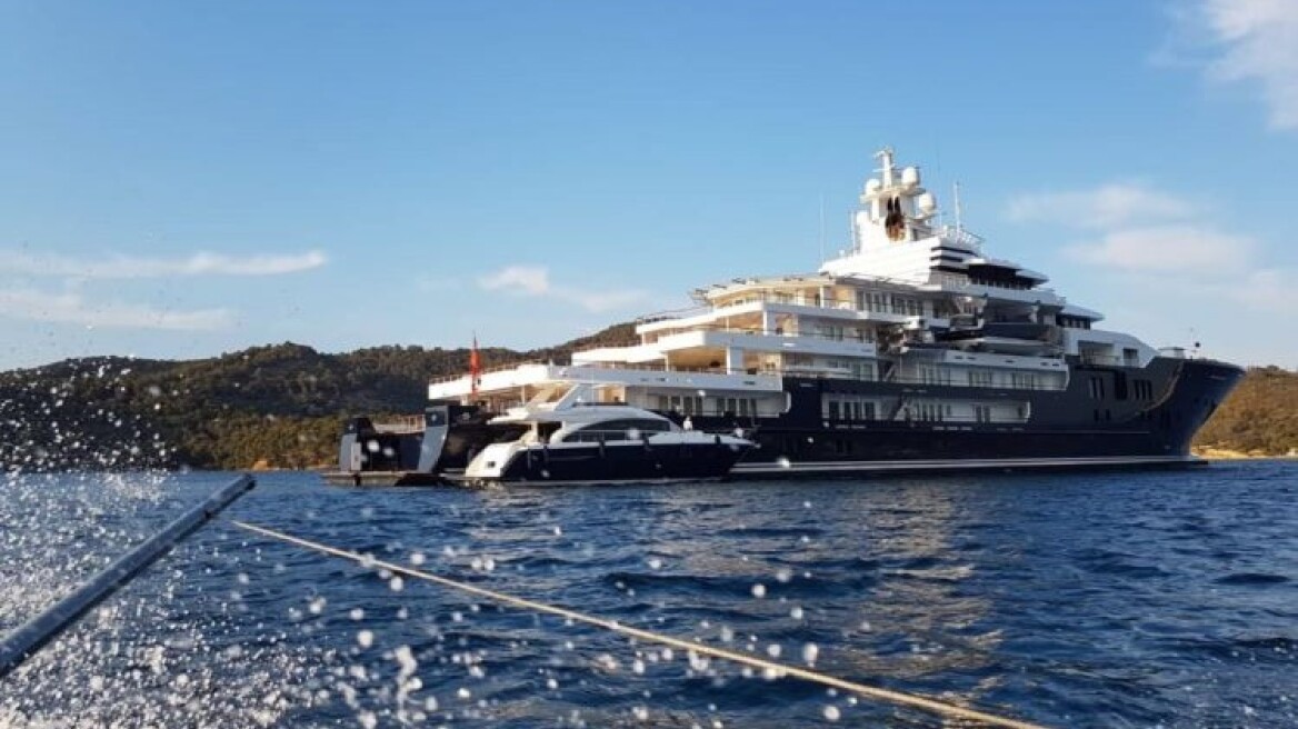 Πόρος: Επέστρεψε το υπερπολυτελές mega yacht «Ulysses» - Δείτε φωτογραφίες