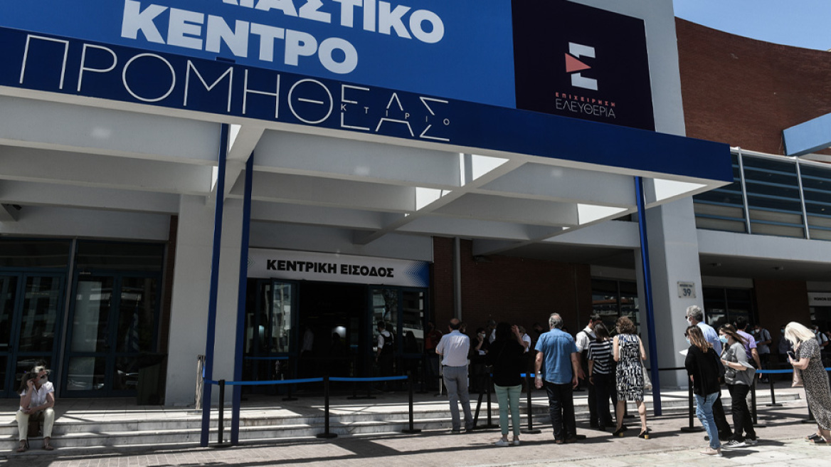 Εμβολιασμοί: Η πορεία προς την «Ελευθερία» σε ποσοστά - Ποιες ηλικιακές ομάδες σπεύδουν - Τι θα γίνει με τους εφήβους