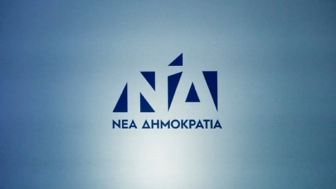 ΝΔ: Καλεί τον Τσίπρα να καταδικάσει τον Πολάκη που αμφισβητεί τα εμβόλια