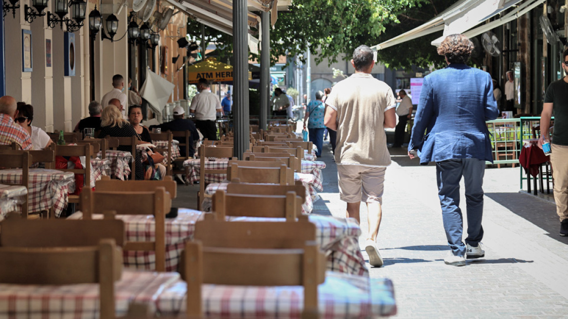 Μετάλλαξη Δέλτα: Τα σενάρια για την εστίαση - «Ελευθέρας» παντού για τους εμβολιασμένους