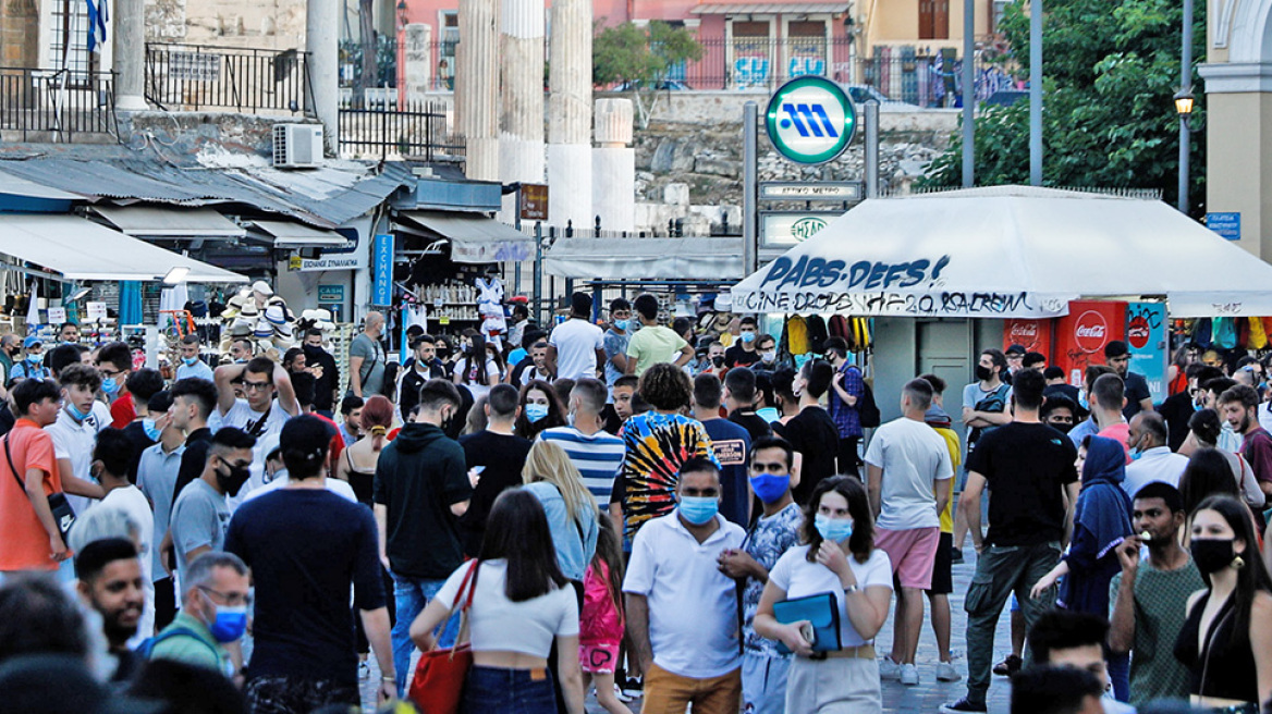 Νέα άρση μέτρων από Δευτέρα: Τέλος στην απαγόρευση κυκλοφορίας και στα self-tests για τους εμβολιασμένους - Τι αλλάζει 