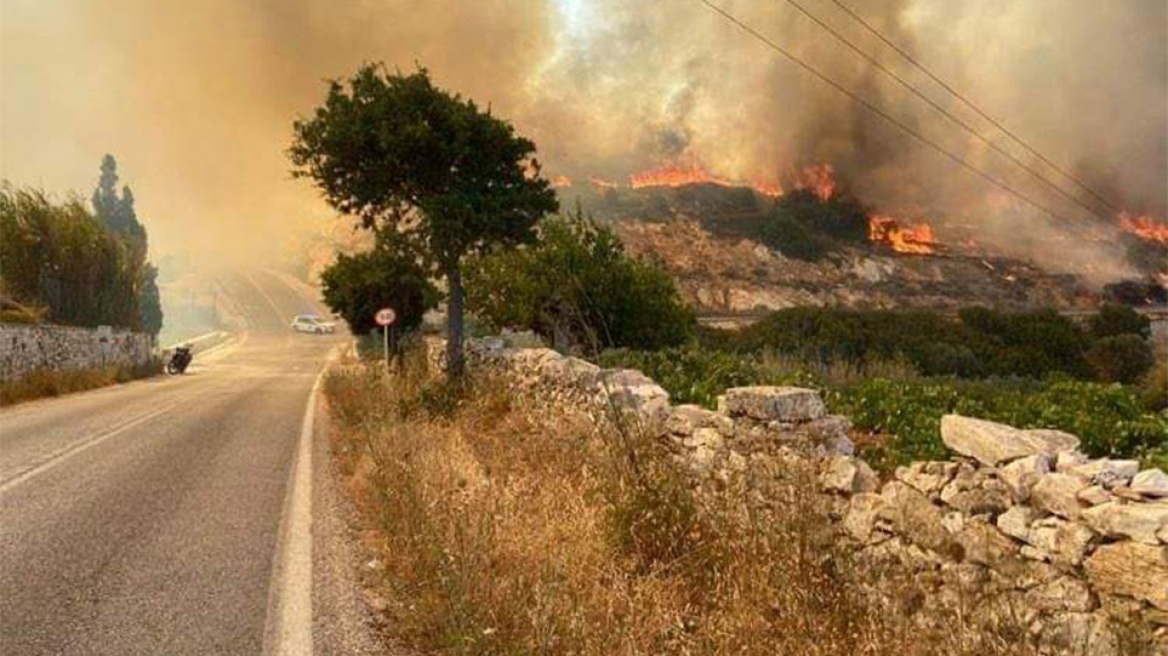 Πάρος: Οριοθετήθηκε η φωτιά στο νησί