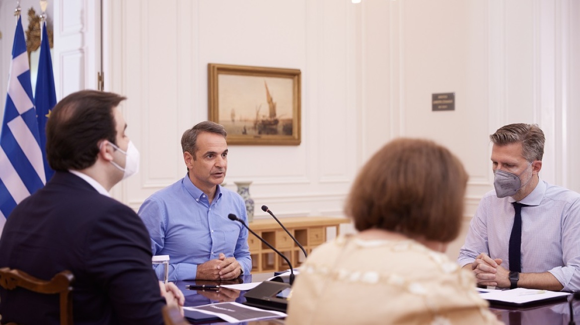 Μέγαρο Μαξίμου:  Με νέο επικοινωνιακό στιλ -για τους νέους-  η παρουσίαση του Freedom Pass