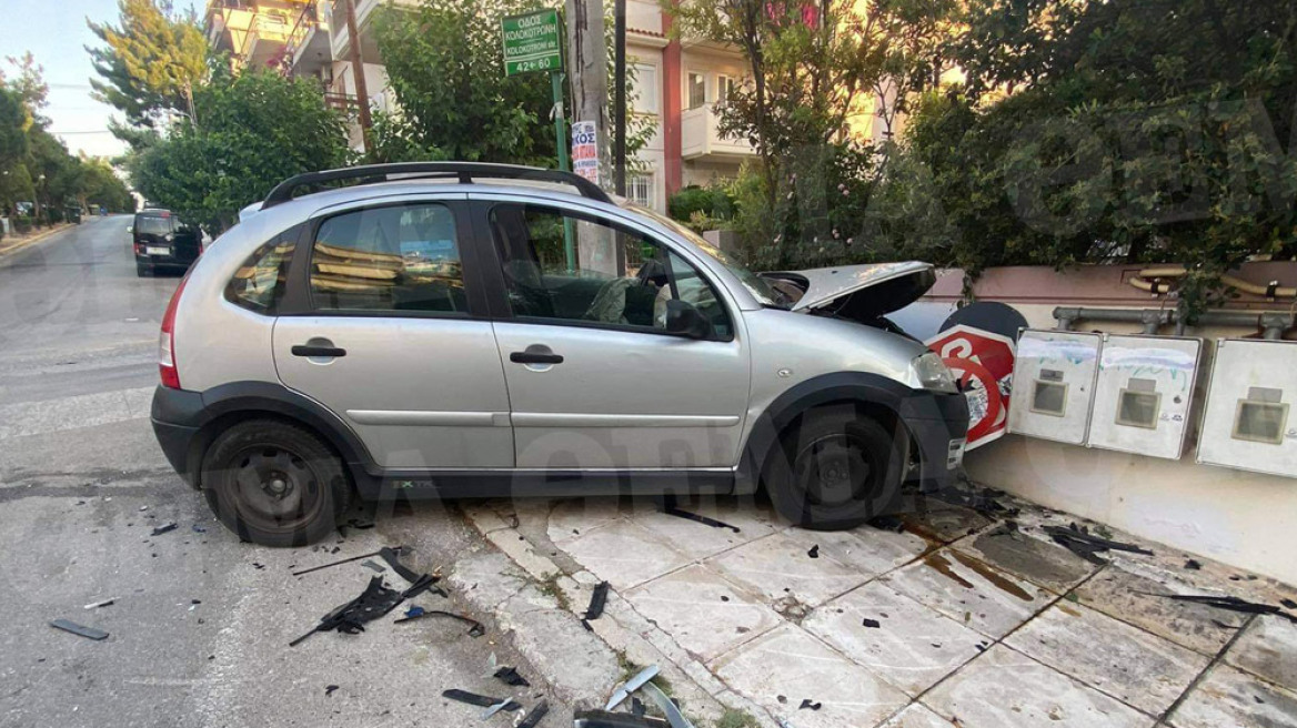 Σοκαριστικό τροχαίο με εγκατάλειψη στο Νέο Ηράκλειο 