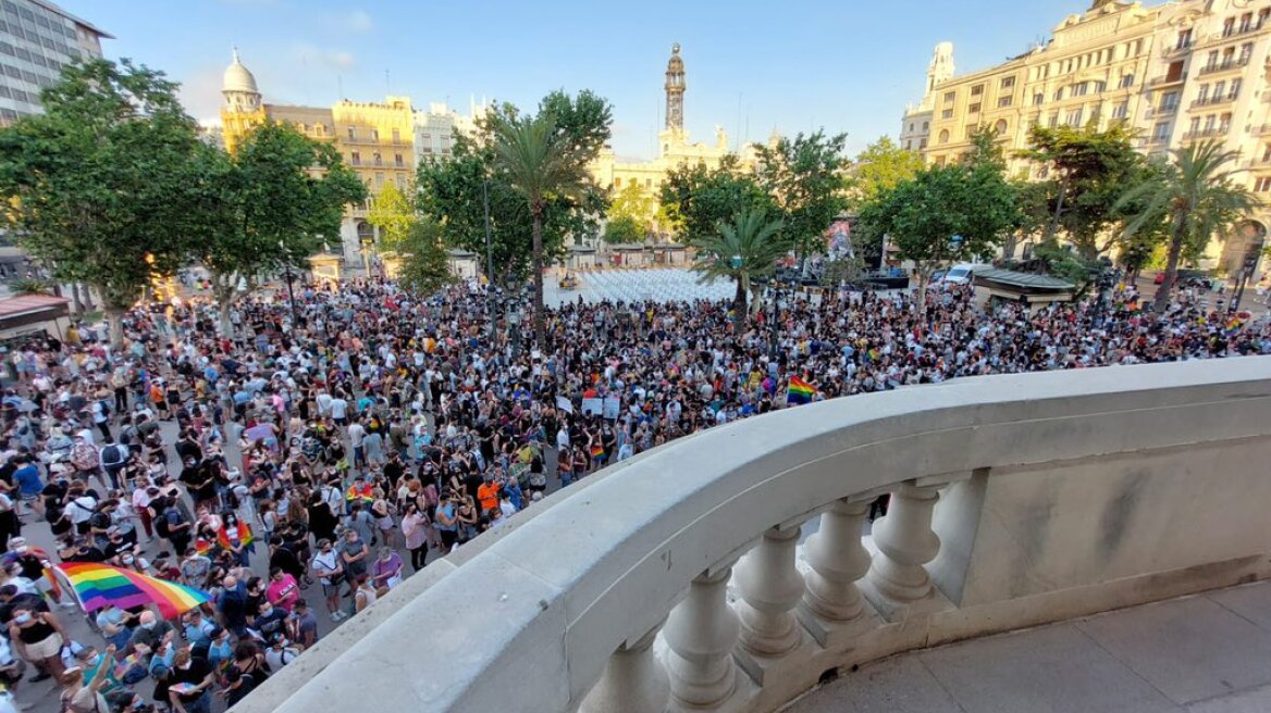 Ισπανία: Συγκλονίζει τη χώρα ο ξυλοδαρμός μέχρι θανάτου ενός νεαρού άνδρα - Καταγγελίες για «ομοφοβικό έγκλημα»