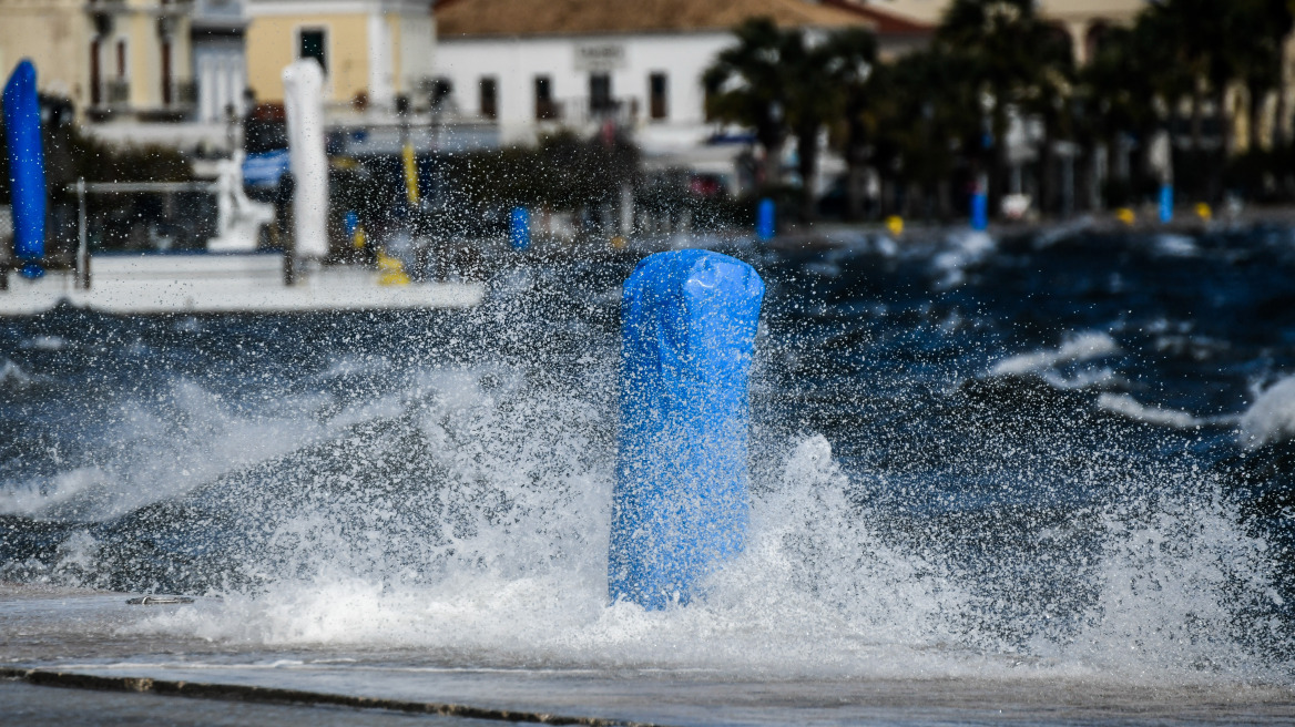 Καιρός: Υψηλές θερμοκρασίες και ισχυροί άνεμοι έως 8 μποφόρ στο Αιγαίο 