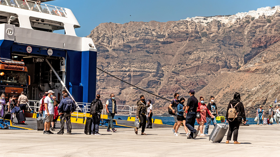 Μετάλλαξη Δέλτα: Το σχέδιο της κυβέρνησης για να μη χαθεί η «μάχη των νησιών» - Τι θα γίνει αν κάποιο γίνει «κόκκινο»