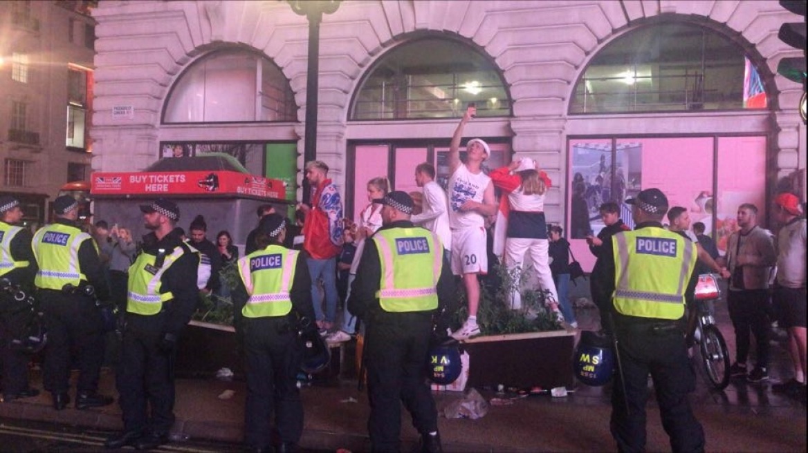 Euro 2020: Ιταλοί πανηγυρίζουν στο Piccadilly Circus τη νίκη της χώρας τους – Δείτε βίντεο