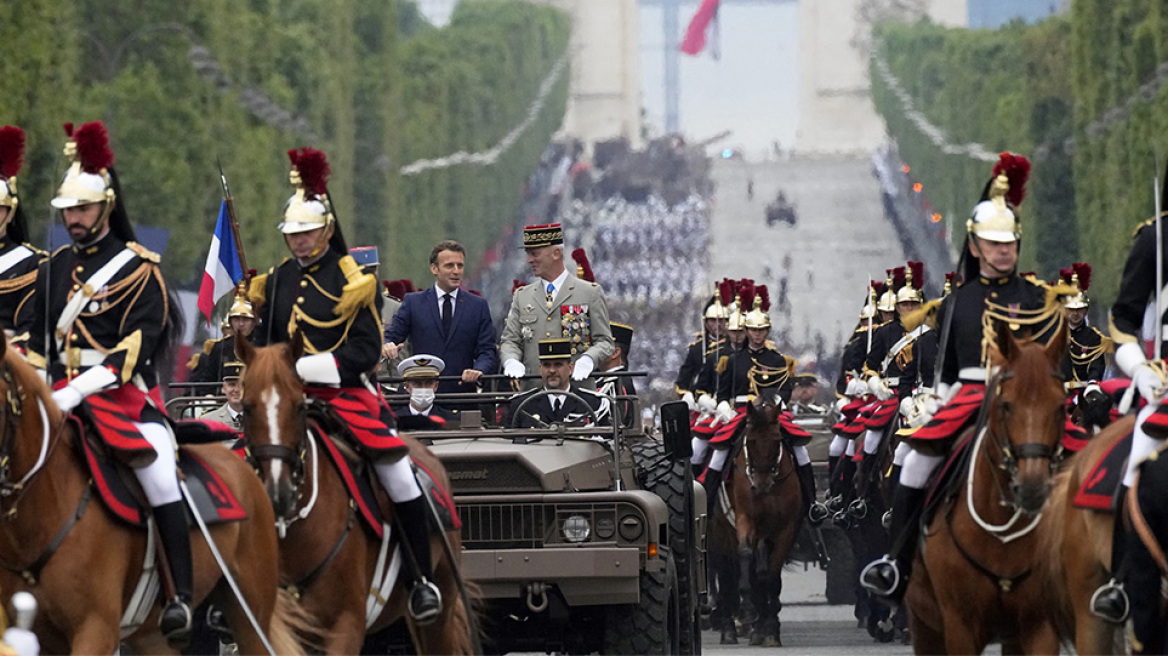 Η Γαλλία γιόρτασε την επέτειο από την Άλωση της Βαστίλης εν μέσω πανδημίας - Δείτε φωτογραφίες 