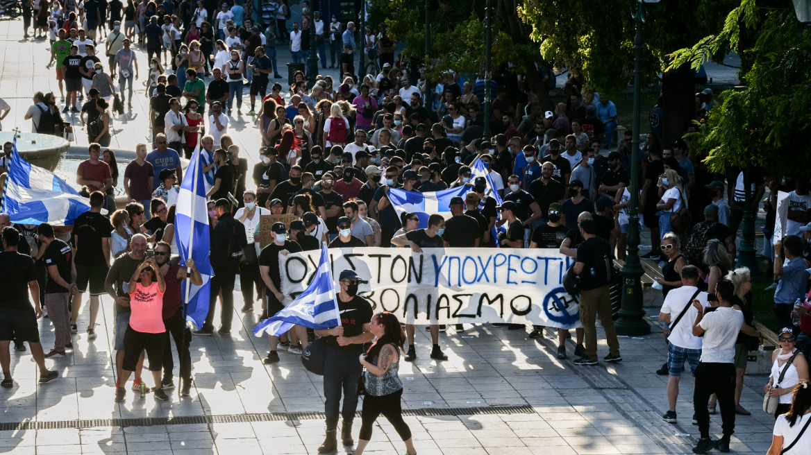 Alert από τον καθηγητή Γραβάνη: Την κοινωνία την διχάζουν οι ανεμβολίαστοι, οδηγούν την χώρα σε κλείσιμο