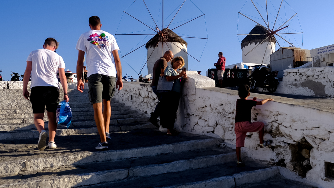 Μύκονος: Σε ξενοδοχείο καραντίνας ο Ιταλός τουρίστας – Είχε αρνηθεί ο ίδιος να μεταφερθεί