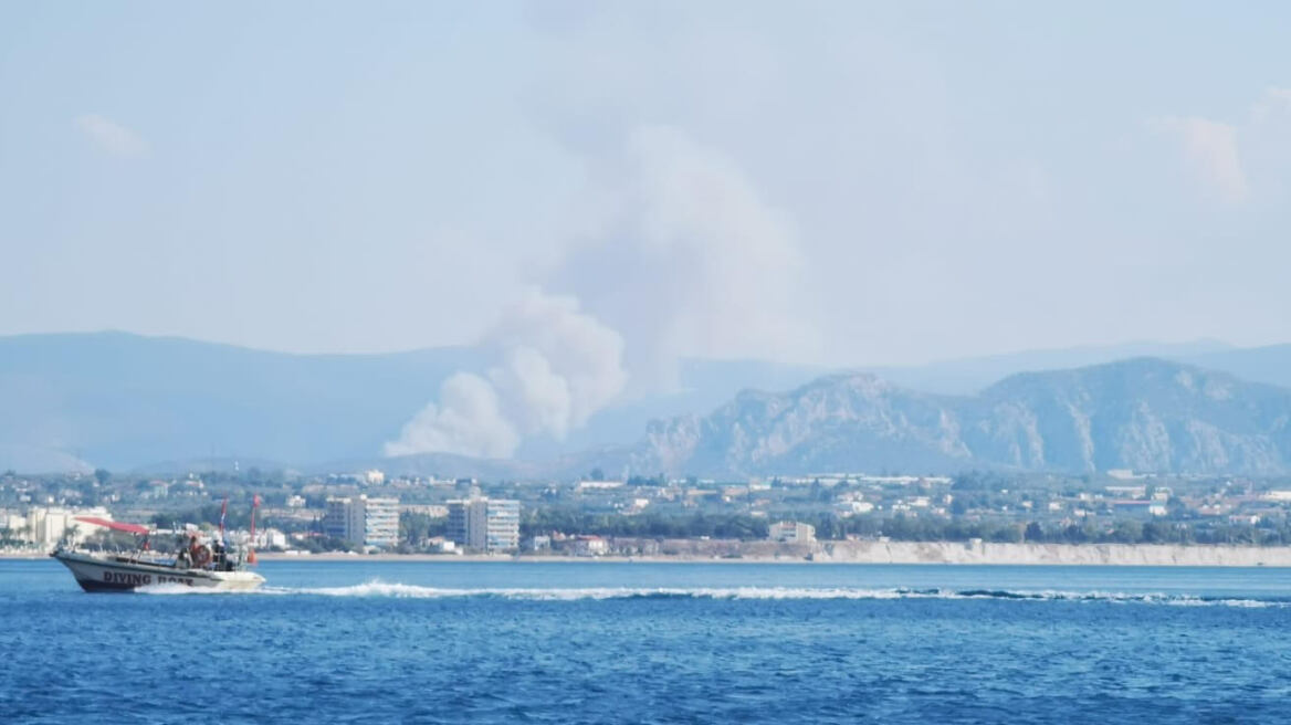 Φωτιά στην Αλμυρή Κορινθίας: Καλύτερη η εικόνα από το πύρινο μέτωπο - Συνεχίζεται η επιχείρηση 