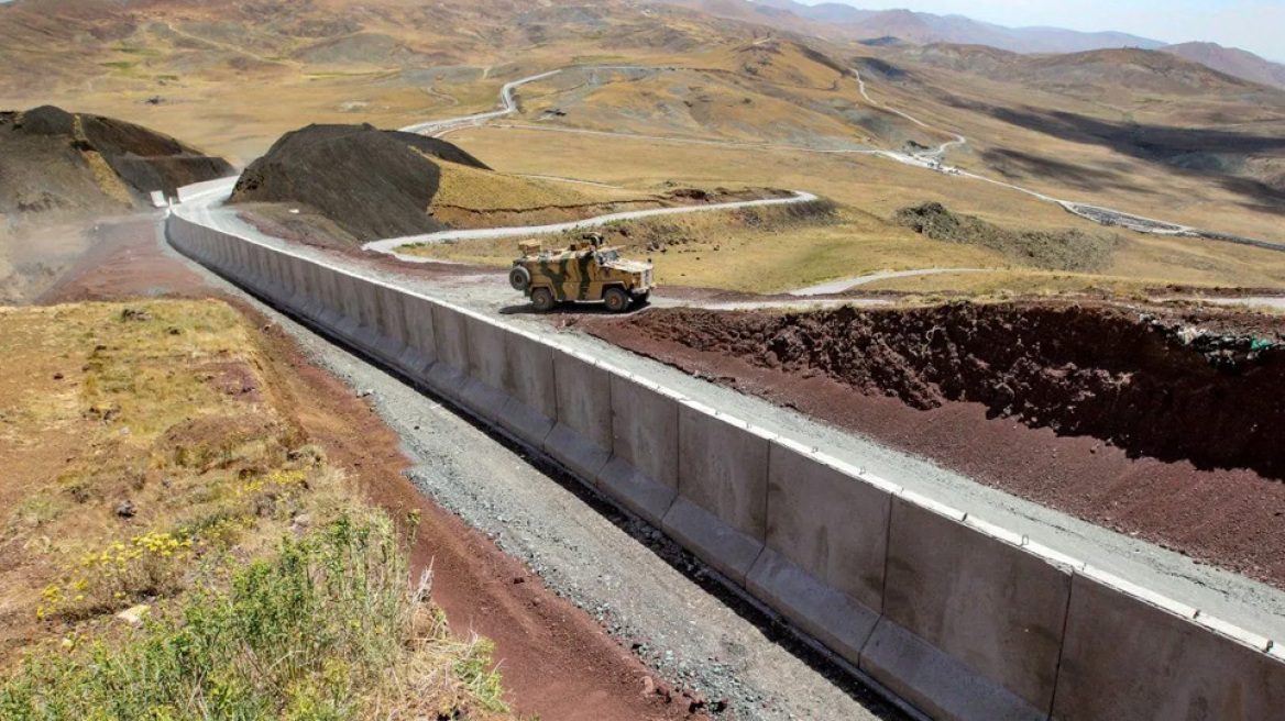 Η Τουρκία στήνει φράκτη μήκους 295 χιλιομέτρων στα σύνορα με το Ιράν