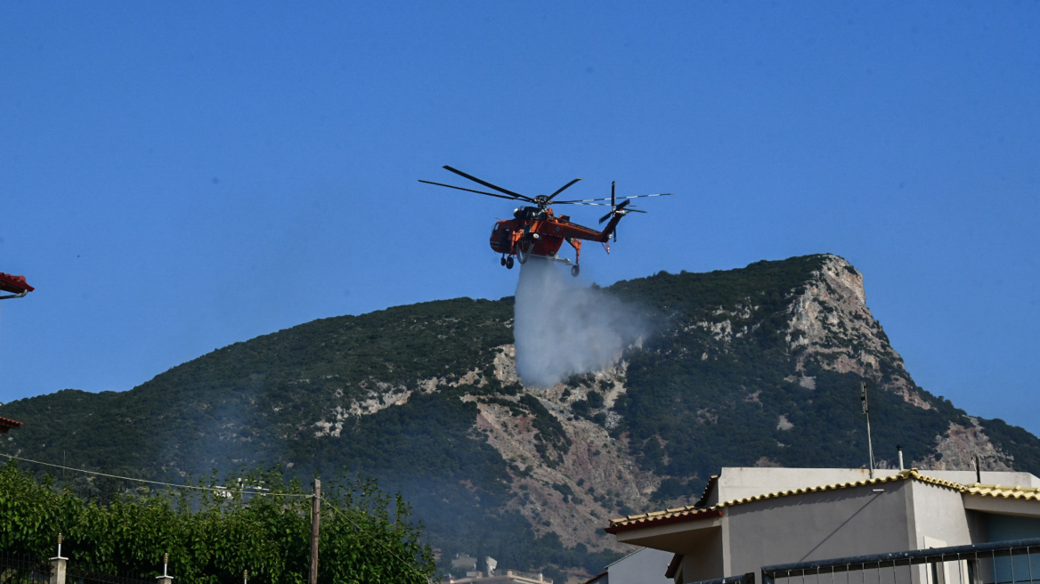 Πάτρα: Βελτιωμένη η εικόνα της πυρκαγιάς στη Δροσιά - Οριοθετημένη η φωτιά στην Ελεκίστρα