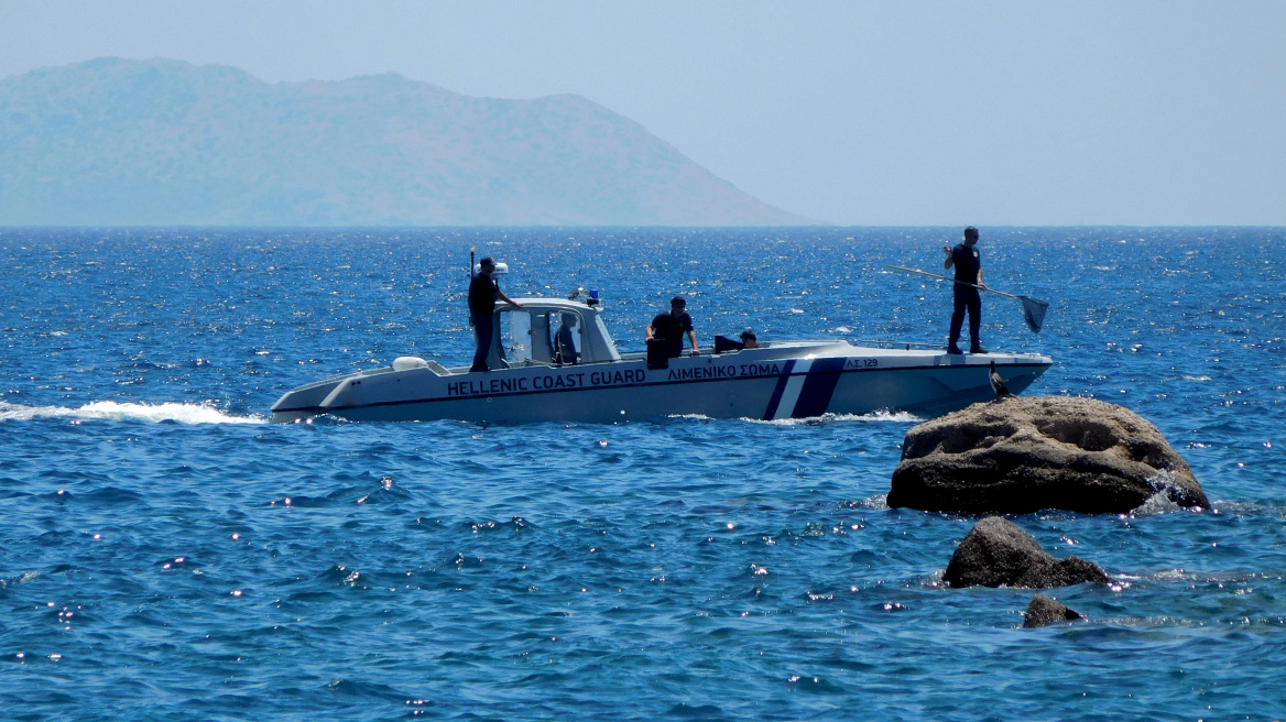 Ναυάγιο στη Λέσβο - Μηταράκης: Το Λιμενικό έσωσε μετανάστες μέσα από τα τουρκικά χωρικά ύδατα