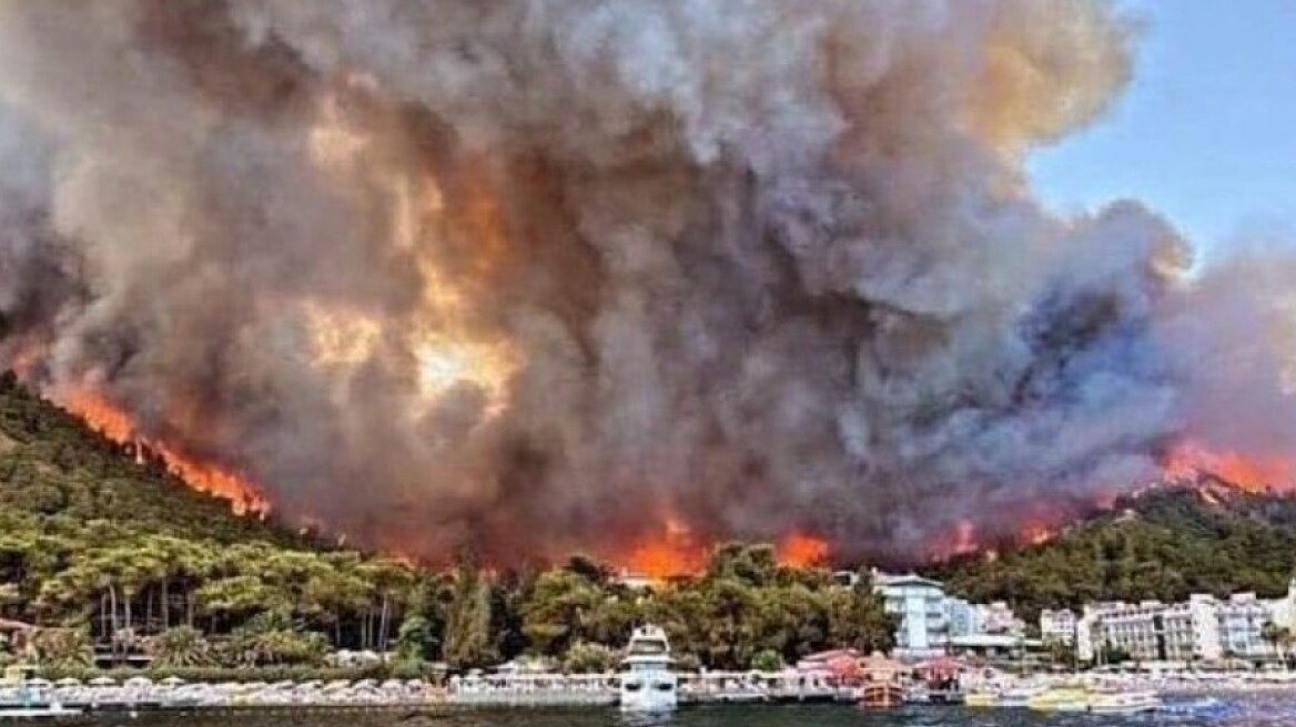 Τουρκία: Στους έξι οι νεκροί από τις δασικές πυρκαγιές - Εκκενώθηκαν σπίτια και ξενοδοχεία στο Μπόντρουμ    