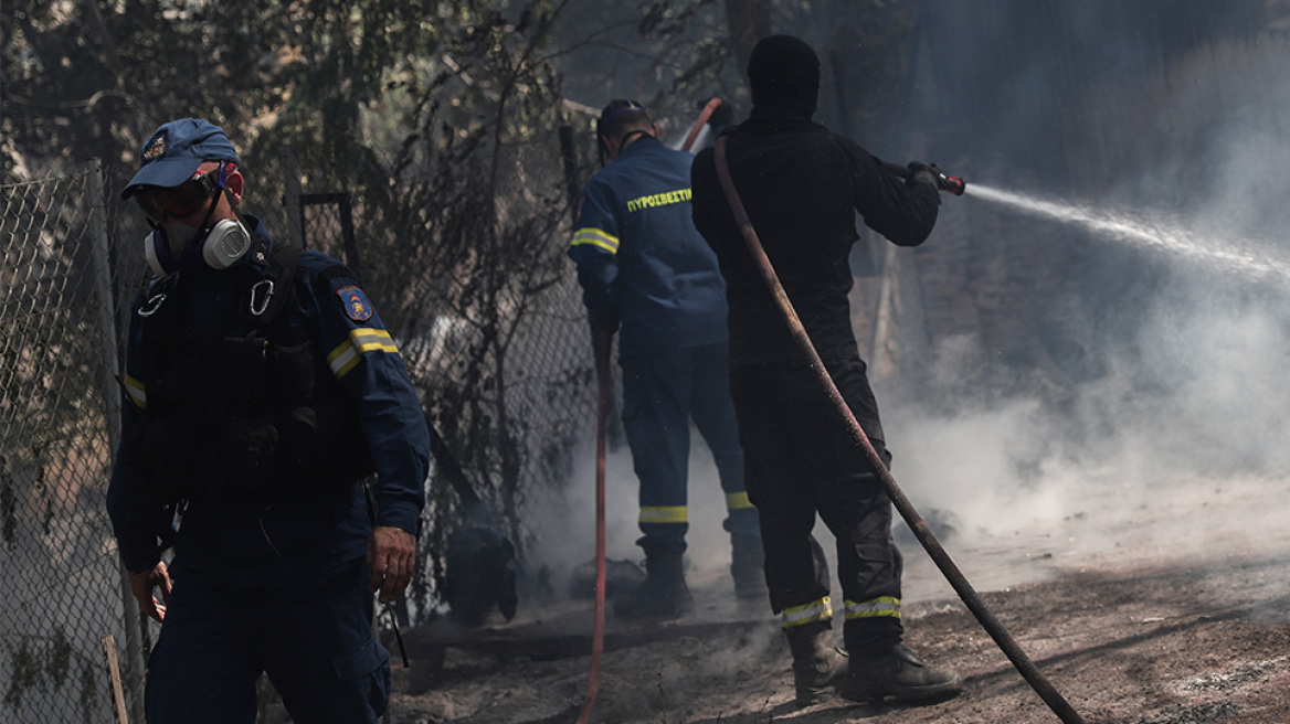 Στο ΚΑΤ διασωληνωμένοι δύο εθελοντές δασοπυροσβέστες  - Νοσηλεύονται στη ΜΕΘ 