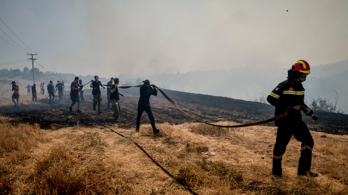 Στη μάχη κατά των πυρκαγιών ξένοι πυροσβέστες - Βοήθεια από Ουκρανία, Γαλλία, Κύπρο και Ρουμανία