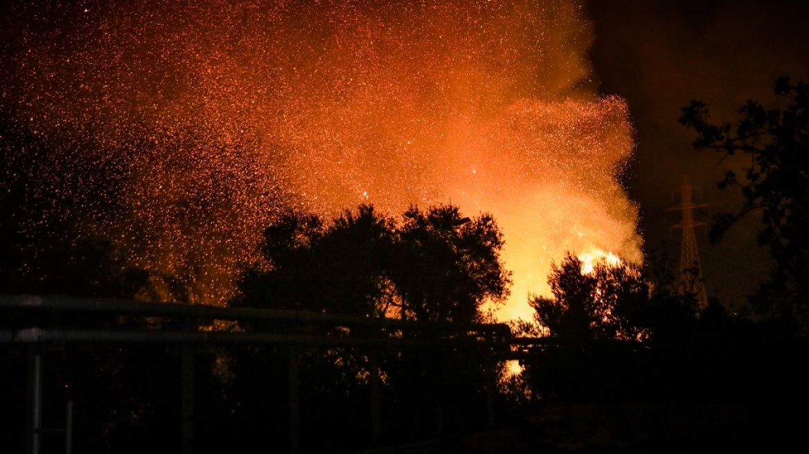 Προκαταρκτική έρευνα για τη δικηγόρο που έκανε προσευχή «να καεί η Εκάλη και το Καστρί»