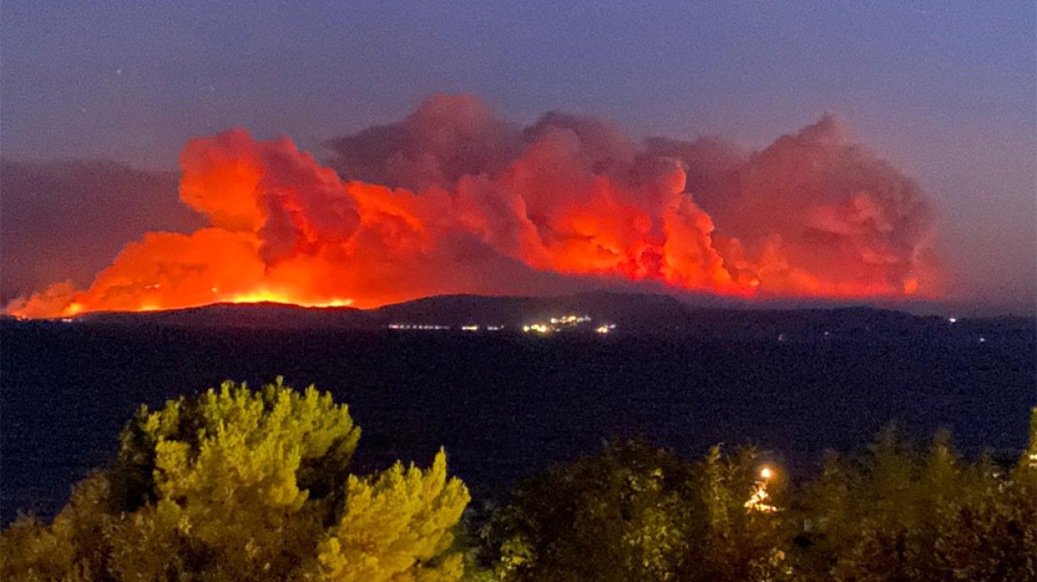 Φωτιά στην Εύβοια: Εικόνες Αποκάλυψης  από τη Σκιάθο και τη Σκόπελο - Δείτε βίντεο