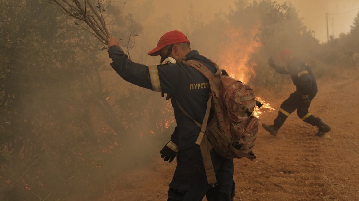 Φωτιά στη Γορτυνία: Εκκενώθηκαν 19 οικισμοί - Ενισχύονται συνεχώς οι πυροσβεστικές δυνάμεις