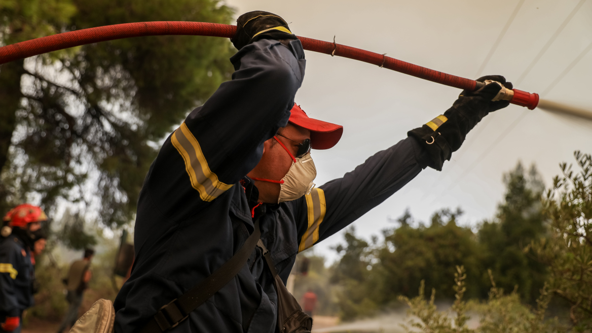 Μηνυτήρια αναφορά από τον δικηγόρο Βασίλη Ταουξή για τις φωτιές σε Βαρυμπόμπη, Αφίδνες