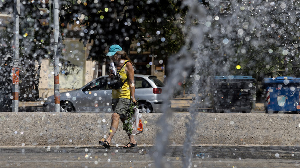 Καιρός: Καύσωνας με 42άρια και βροχές την Τρίτη - Οι πρώτες εκτιμήσεις για τον Δεκαπενταύγουστο