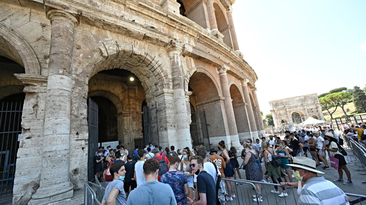 Κορωνοϊός - Ιταλία: Τα συνδικάτα ζητούν υποχρεωτικό εμβολιασμό για τους εργαζόμενους