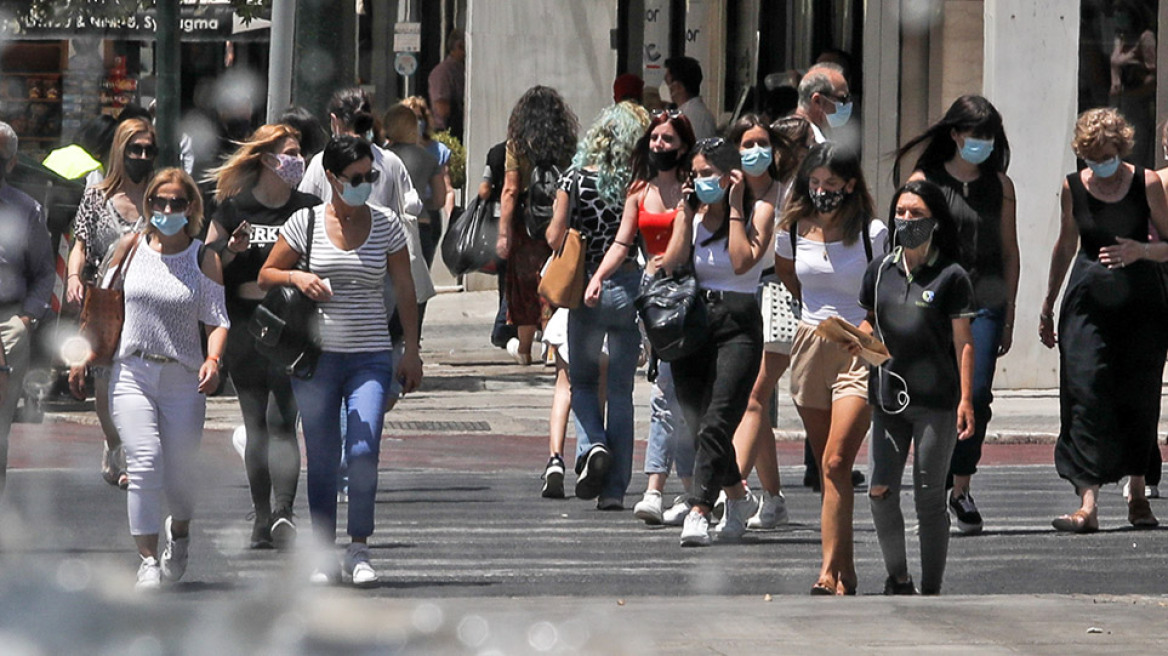 Δύο στους τρεις ανεμβολίαστους θεωρούν ασφαλές να κυκλοφορούν έξω όπως και πριν